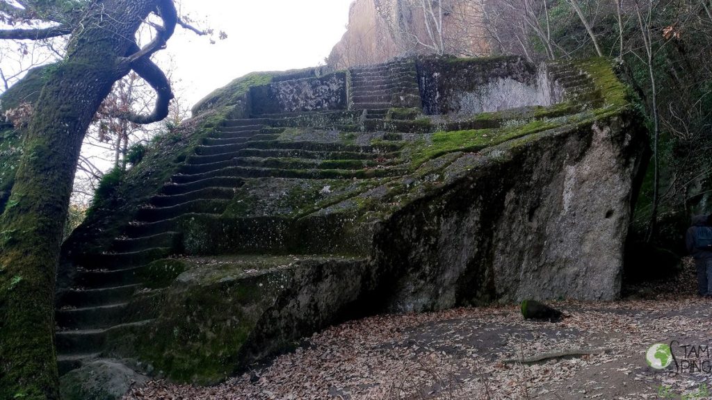 piramide etrusca bomarzo